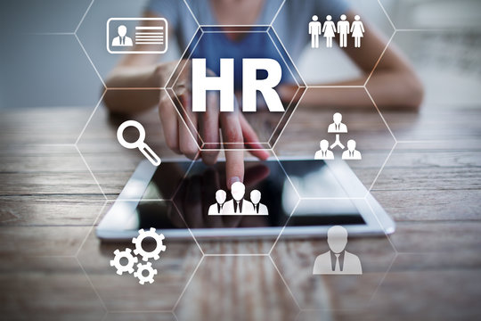 TRAINING ONLINE RISKS ON HUMAN RESOURCES MANAGEMENT