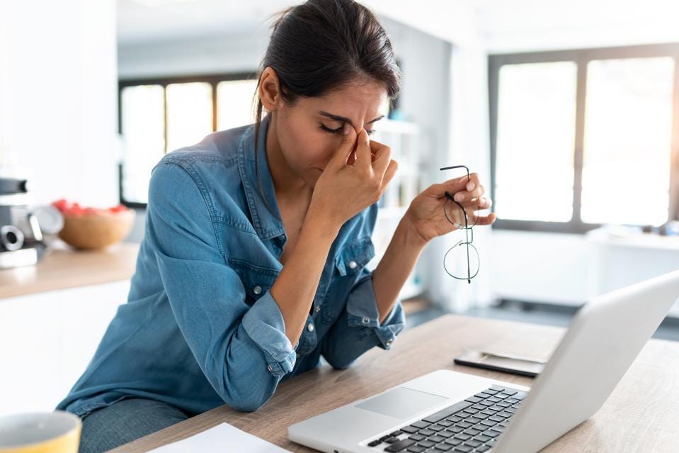 TRAINING ONLINE LEADERSHIP EXCELLENCE IN HANDLING PRESSURE AND STRESS