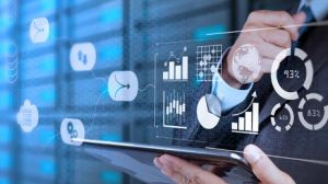 TRAINING ONLINE IT STRATEGY MENGGUNAKAN BALANCED SCORECARD