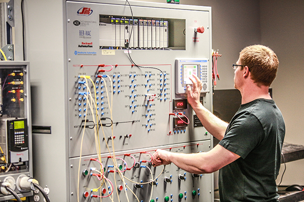 TRAINING ONLINE PLC OPERATION, PROGRAMMING, TROUBLESHOOTING, AND MAINTENANCE FOR OIL AND GAS COMPANY