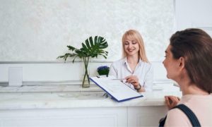 TRAINING ONLINE PROFESSIONAL FRONT DESK RECEPTIONIST