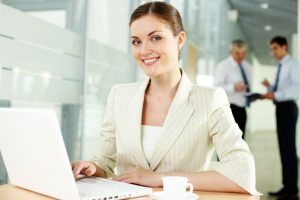 TRAINING ONLINE OFFICE MANAGEMENT FOR SECRETARY