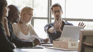 TRAINING ONLINE INFLUENCING OTHERS WITH PERSUASIVE COMMUNICATION APPROACH