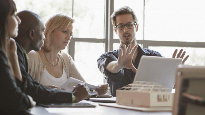 TRAINING ONLINE INFLUENCING OTHERS WITH PERSUASIVE COMMUNICATION APPROACH