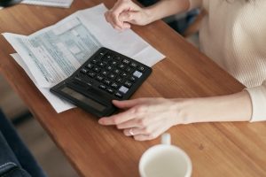 TRAINING ONLINE RESTRUKTURISASI DAN PENYELAMATAN KREDIT YANG EFEKTIF GUNA MENINGKATKAN KINERJA BANK