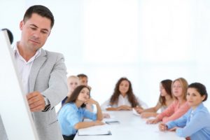 TRAINING ONLINE MANAJEMEN TRAINING: PLANNING, EXCECUTING AND EVALUATION